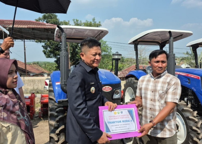 ‎Ratusan Pompa Air Hingga Puluhan Alsintan Dibagikan Pemkab OKU Timur, Hadapi El Nino, Jaga Produksi Pertanian