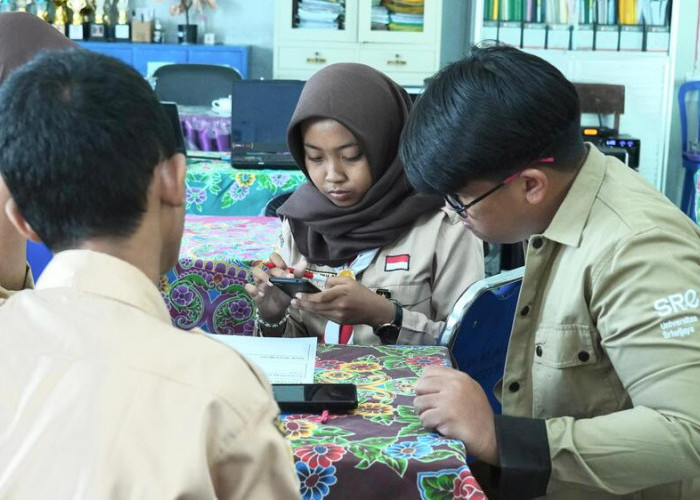 Duta Energi Muda Pertamina Pelajari Implementasi Teknologi Energi Baru di Sekolah Adiwiyata