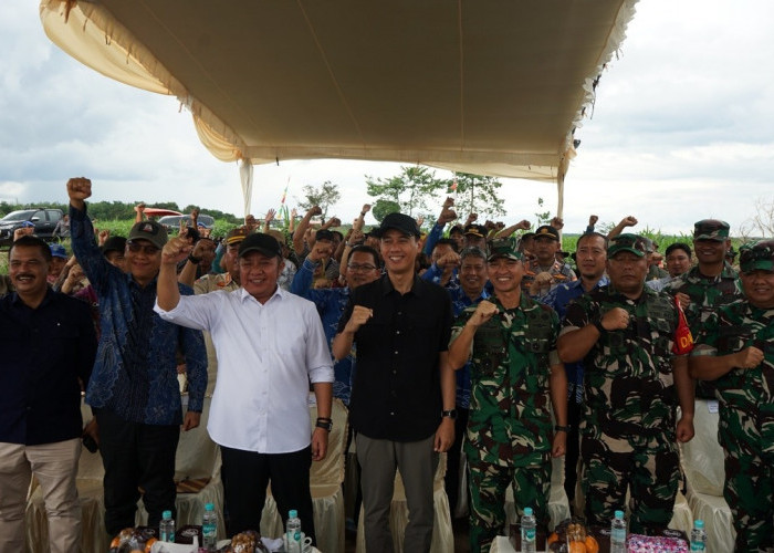Dukung Ketahanan Pangan: Herman Deru Tinjau Lokasi Cetak Sawah Baru di OKI