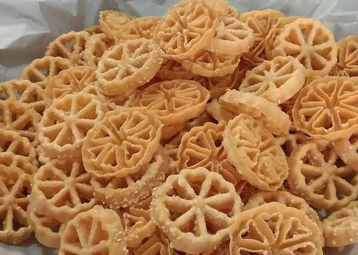 Kembang Goyang : Cita Rasa Tradisional yang Terus Mekar di Tengah Modernisasi