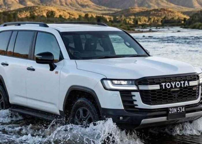 Toyota Land Cruiser 300 Hybrid Jadi Land Cruiser Terkuat Sepanjang Sejarah. 