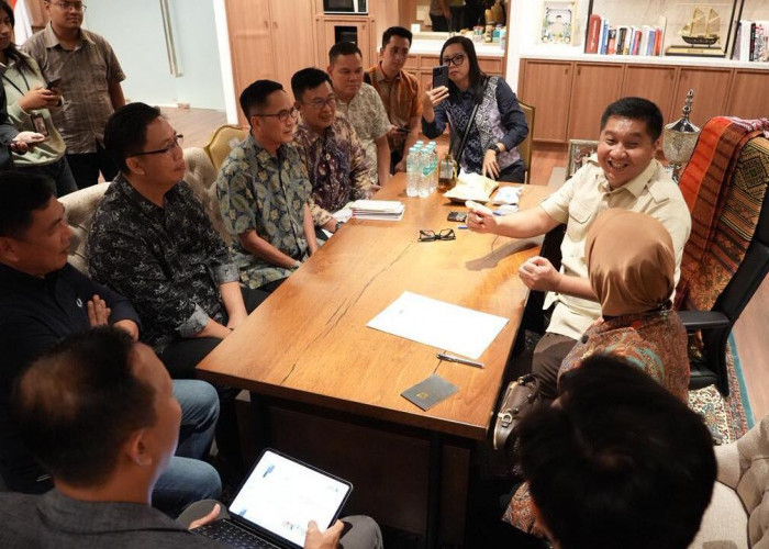 Harga Emas Dunia Anjlok di Akhir Pekan, Antiklimaks Usai Pemerintahan AS Dibuka Kembali