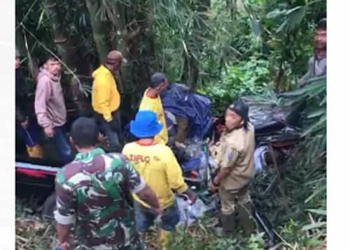 Mobil Pikap Rombongan Hajatan Nyungsep di Kebon Bambu, 8 Orang Tewas