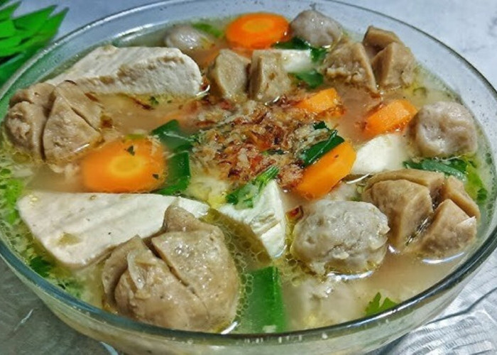 Kenikmatan Sop Tahu Bakso, Kuliner Hangat yang Bikin Ketagihan