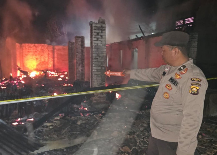 Rumah Warga Simpang Empat Lengkiti OKU Ludes Terbakar