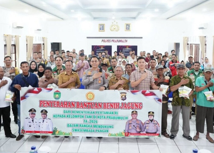 Sekda dan Kapolres Prabumulih Serahkan Bantuan Benih Jagung dari Kementan ke 17 Poktan