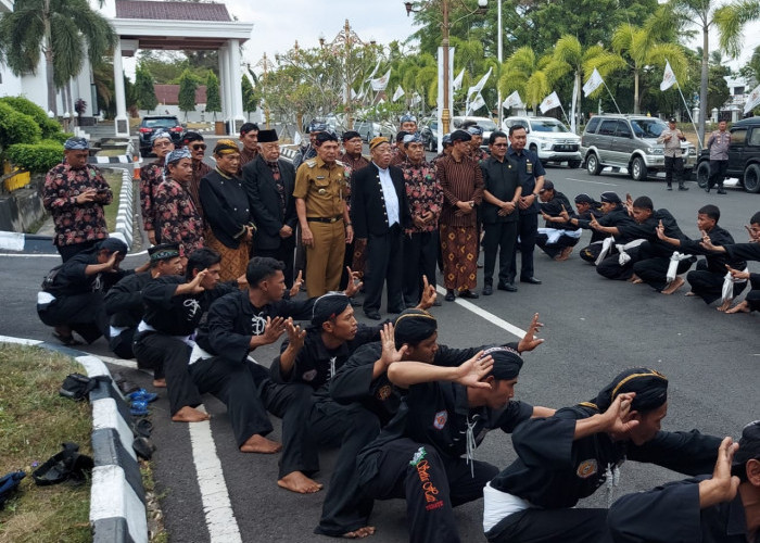 Hadiri Pelantikan Pujasuma, Walikota Prabumulih Imbau Seluruh Organisasi Jaga Kerukunan dan Mengesampingkan Id