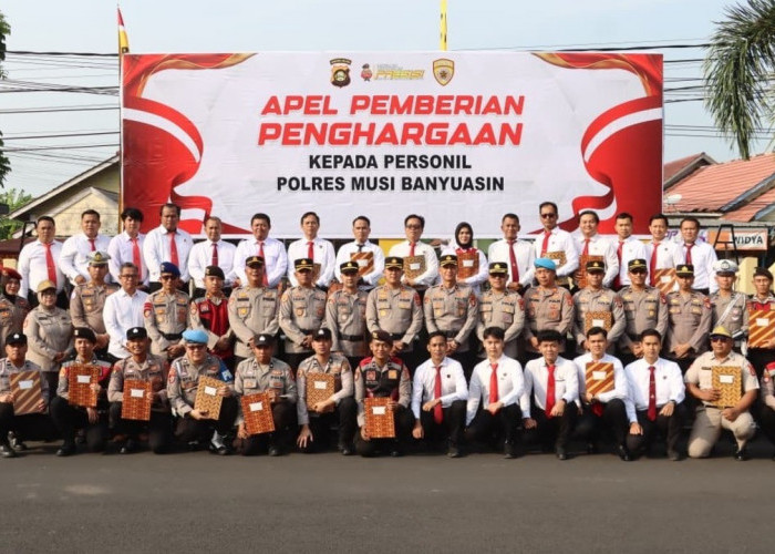 Apresiasi Kinerja dan Prestasi, Kapolres Muba Beri Penghargaan kepada 64 Personel