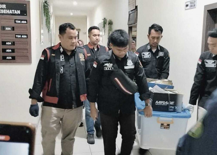 Tim Pidsus Kejari Banyuasin Geledah Dinas Kesehatan, Ini yang Dicari!