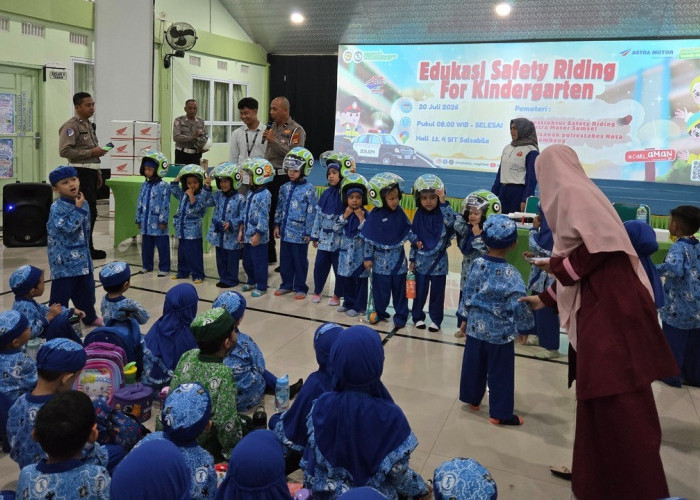 Astra Motor Sumsel Terus Gaungkan #Cari_Aman Melalui Edukasi Safety Riding di Sekolah