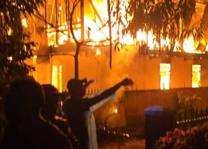 Rumah Kayu di KPR OKU Terbakar, Tidak ada Korban Jiwa