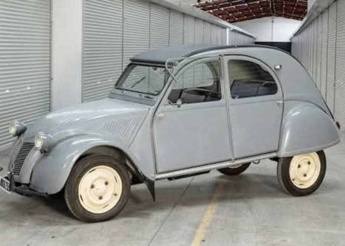 Keajaiban Citroën 2CV 1956: Dari Mobil Petani hingga Ikon Klasik. 