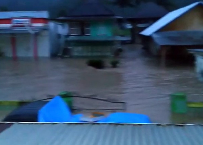 Banjir Hantam Desa Kota Batu OKU Selatan, Dua Jembatan Gantung Putus