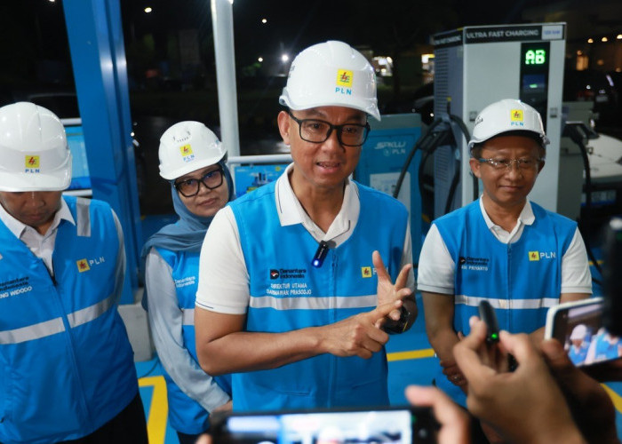 Antisipasi Lonjakan EV selama Periode Nataru, Dirut PLN Tinjau Kesiagaan SPKLU di Berbagai Titik Krusial