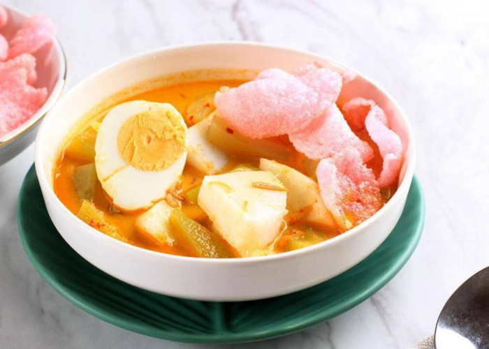 Lontong Sayur : Kuliner Tradisional yang Terus Bertahan di Tengah Modernisasi