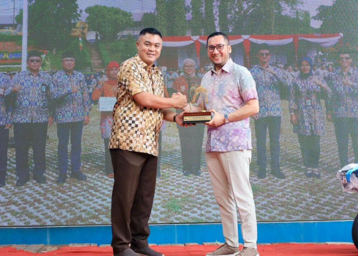 Sekda Palembang Aprizal Hasyim Tinjau Donor Darah dan Bazar Murah di PUPR Palembang