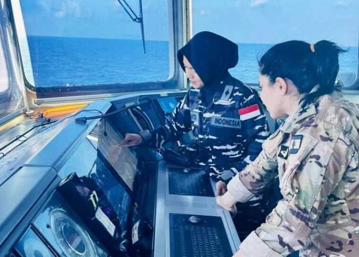 KRI Diponegoro-365 Jadi Wadah Pembelajaran dan Pelatihan Stage at Sea Bagi Perwira Wanita Lebanon