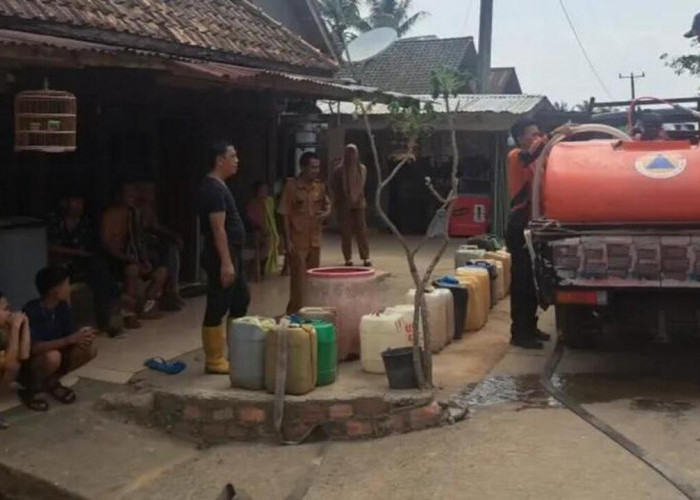 BPBD Muara Enim Salurkan 14 Ribu Liter Air Bersih