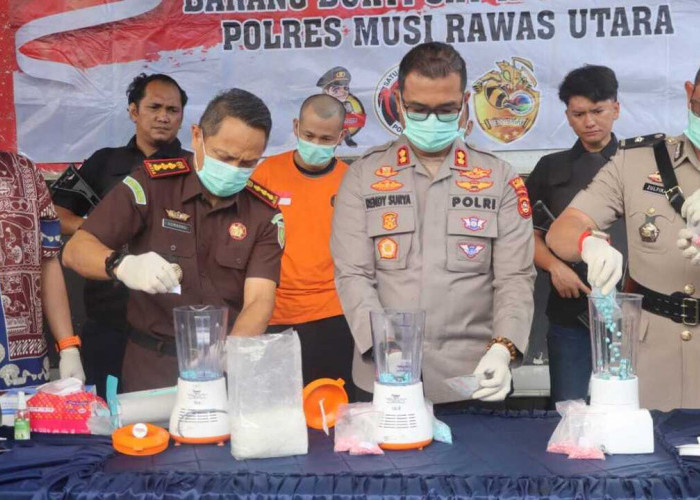 Kapolres Muratara dan Kajari Lubuklinggau Racik Jus Berbahan Narkotika, Berlangsung di Mapolres Muratara