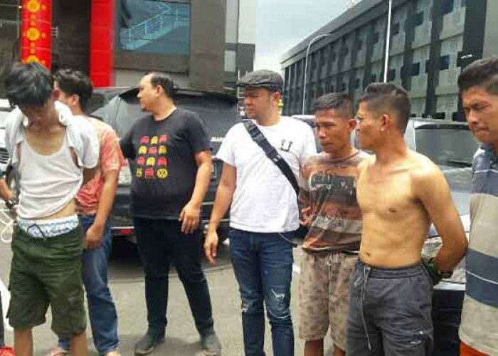 Ketiga Pelaku Begal Sadis di Palembang Bersama Penadahnya Diamankan Polisi
