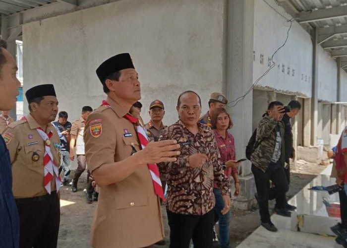 Bupati Berang, Buka Paksa Gerbang Pintu Proyek