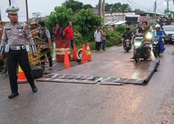 Dimakan Usia, Plat Duiker Jalan HTI Ambruk