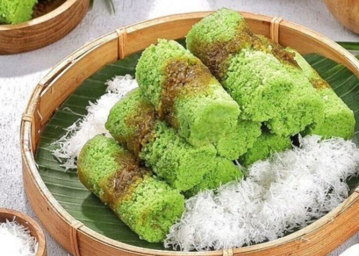 Kue Putu, Jajanan Tradisional yang Tetap Diminati di Tengah Perkembangan Zaman