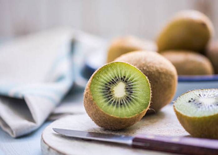 Menggali Manfaat Penuh Buah Kiwi: Kulit sebagai Kunci Nutrisi dan Antioksidan