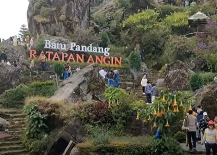Terbang Tinggi dengan Batu Pandang Ratapan Angin di Jawa Tengah, Menyaksikan Keajaiban Alam Dieng