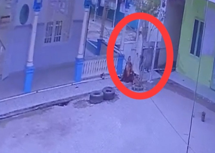 Breaking News ; Warga Martapura Digegerkan Pembunuhan Sadis, di Teras Masjid dan Disaksikan Santri