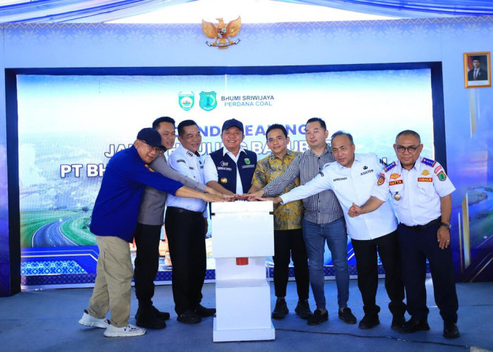 Herman Deru Resmikan Jalan Hauling 10 Km di Muba, Solusi Kemacetan dan Dorong Ekonomi.