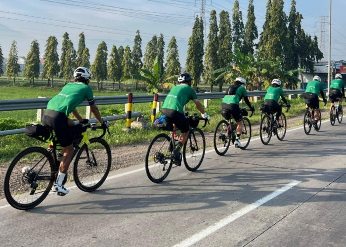 Presiden Persebaya Azrul Ananda Kembali Gowes Surabaya–Jakarta demi Nonton Laga Persija Vs Persebaya 