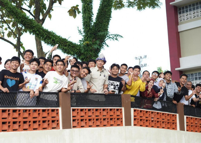 Didampingi  Herman Deru,  Menko AHY Tinjau Rusun Mahasiswa Unsri Palembang