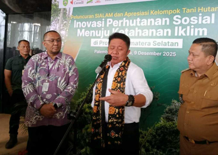 Peluncuran SiAlam dan Apresiasi Kelompok Tani Hutan: Inovasi Perhutanan Sosial Menuju Ketahanan Iklim disumsel