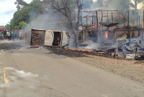 Lima rumah warga di pinggir jalinteng Sekayu-Lubuklinggau yang ludes terbakar, Rabu (29/06)