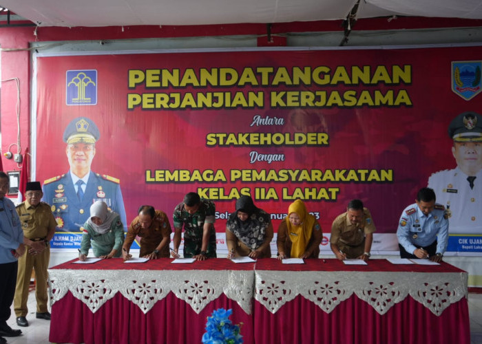 Kakanwil Ilham Djaya Saksikan Penandatanganan Kerjasama Antara Lapas Lahat dengan 12 Stakeholder
