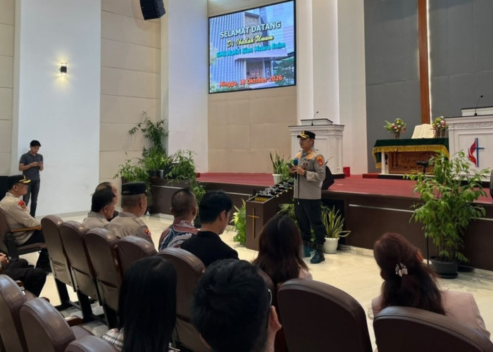 Polisi Bangun Kedekatan dengan Jemaat GMI Muara Enim Lewat Minggu Kasih