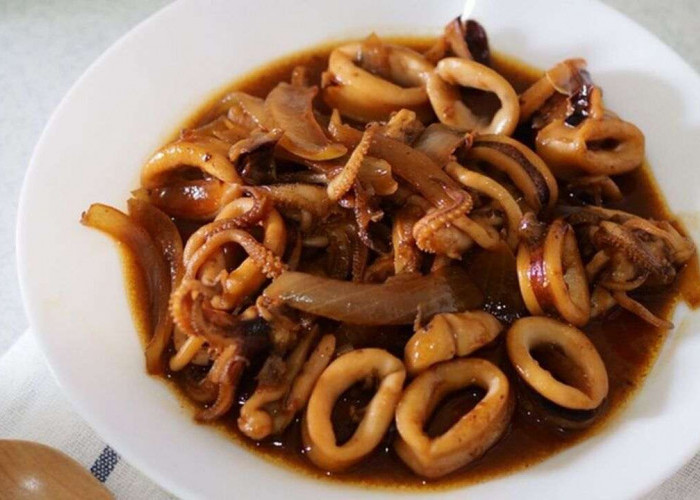 Sensasi Pedas dan Gurih: Cumi Lada Hitam Jadi Primadona Kuliner Laut