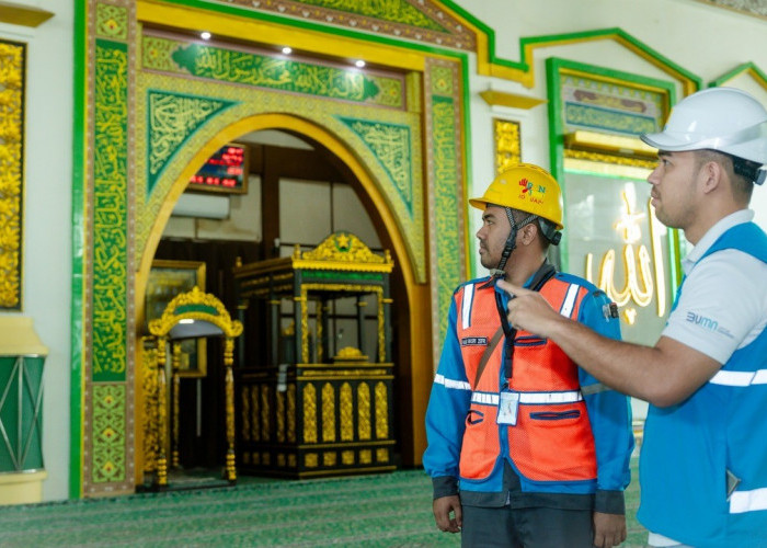 PLN Pastikan Listrik Andal di Masjid-Masjid Utama Palembang 
