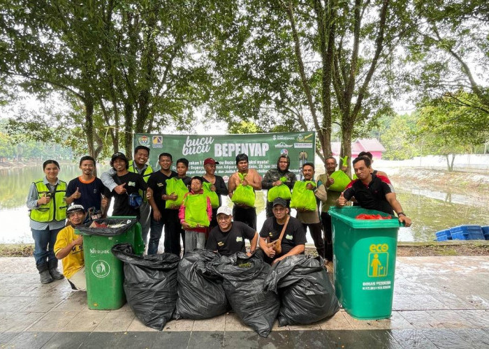 Bucubucu Gelar Aksi Bersih di Taman Adipura