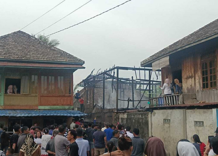 Tukang Bangunan di Mangun Jaya OKI Histeris, Tak Sanggup Melihat Rumahnya Dilahap Si Jago Merah