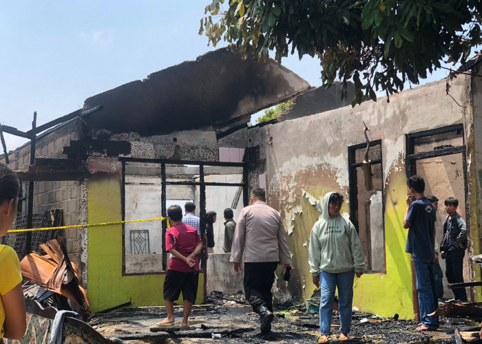 Diduga Akibat Konsleting Listrik, Satu Rumah Ludes Terbakar
