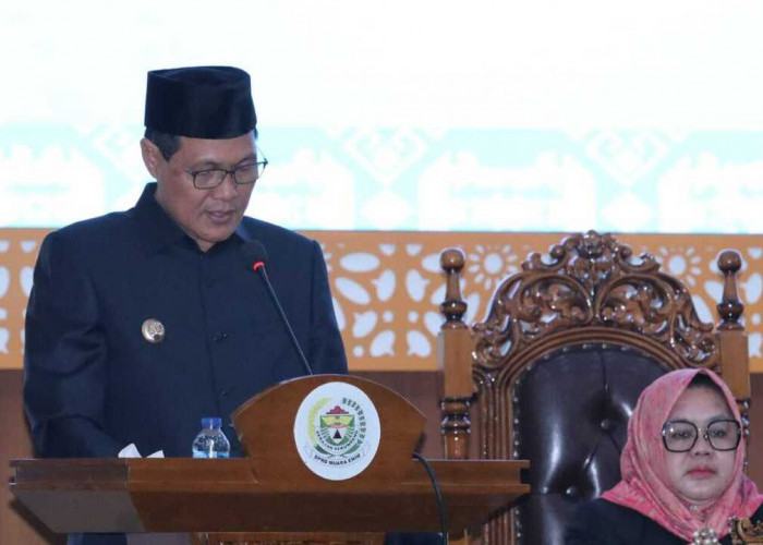 Bupati Jawab Pandangan Fraksi Soal 3 Raperda Strategis