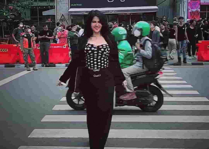 Dianna Dee Goyang Dada Citayam Fashion Week Gempa Dadakan