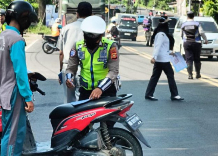 Puluhan Pengendara Terjaring Razia, Sepeda Motor, SIM Hingga STNK Ditahan