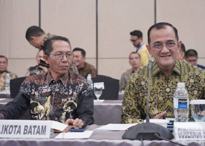 Sekda Sumsel Edward Candra Hadiri Rakor Pemerintahan se-Sumatera Bahas Kamtibmas dan Arahan untuk Kepala Daera