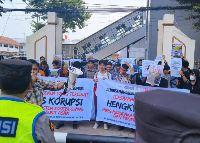 Geruduk PN Palembang, Mahasiswa Desak Usut Keterlibatan Hengky Pribadi di Korupsi Bukit Asam