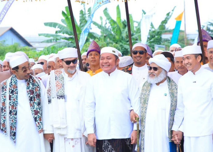Gubernur Sumsel Hadiri Ziarah Kubra Ulama Palembang, Ribuan Jamaah Padati Rute Ziarah.