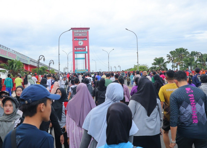 Antusiasme Warga Padati CFD Palembang, Wahana Flying Fox Gratis Jadi Daya Tarik