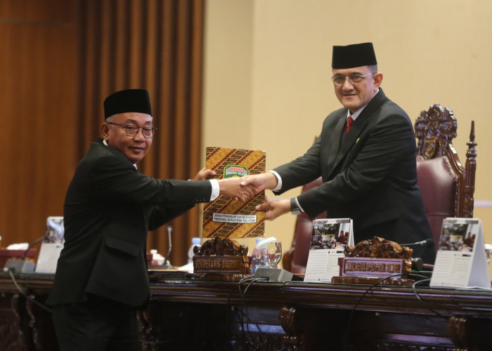 DPRD Sumsel Bahas Tiga Raperda Strategis, Sekda Edward Candra Serap Pandangan Fraksi
